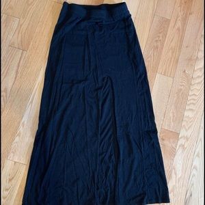 Maxi skirt with slit